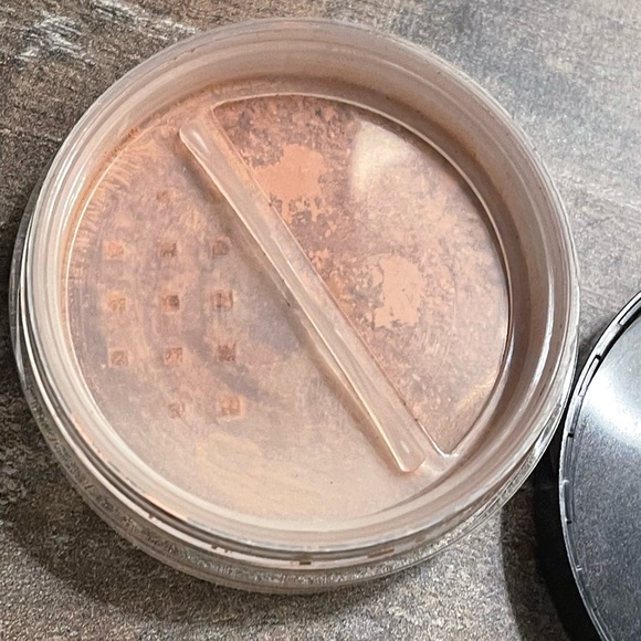 Alima Pure Satin Matte Blush in the color Melon - Picture 4 of 4